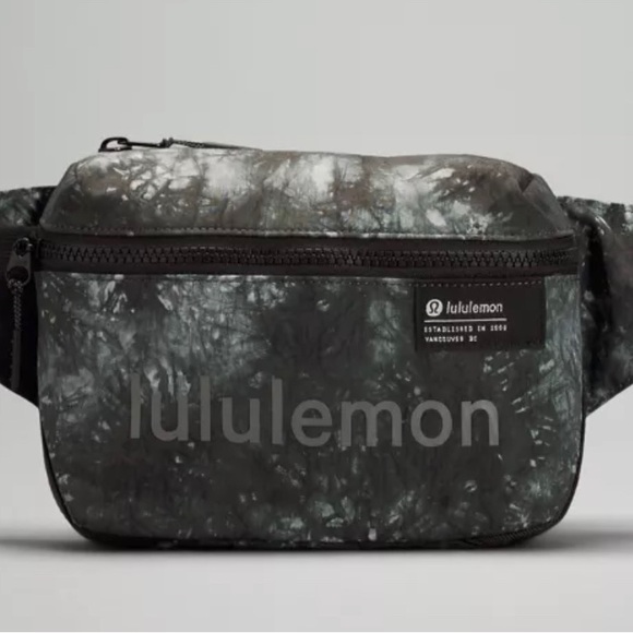 Lululemon Belt Bag - Picture 1 of 10